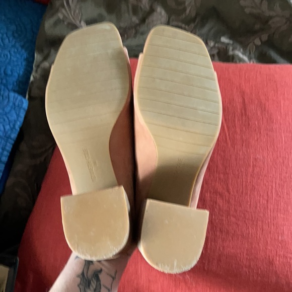 Kenneth Cole Leather Heels - Picture 8 of 9